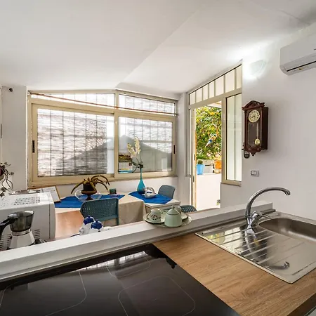 Monolocale Gio كاربونيا